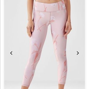 Fabletics Capris Small